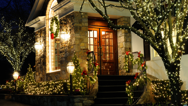 Christmas-Decor-Stone-Home.png